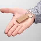 BOSS kulcstartó, Edge Iconic kollekció - camel