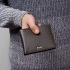 BOSS klasszikus pénztárca kártyatartóval valódi bőrből, Classic Smooth kollekció - barna
