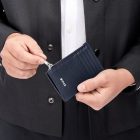 BOSS cipzáras kártyatartó valódi bőrből, Classic Grained kollekció - sötétkék